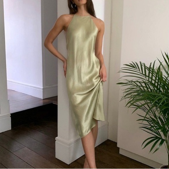 Aritzia Dresses & Skirts - ARITZIA babaton lato dress in pistachio!